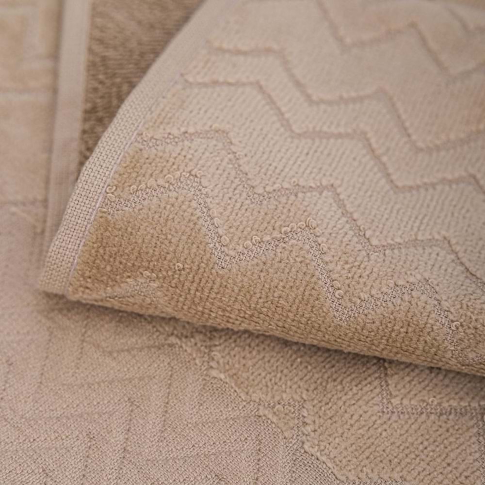 Ansaaj Kadife Jakarlı 4 Parça Bornoz Takımı BEJ L-XL Beden