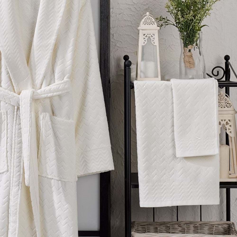 Ansaaj Kadife Jakarlı 4 Parça Bornoz Takımı KREM L-XL Beden