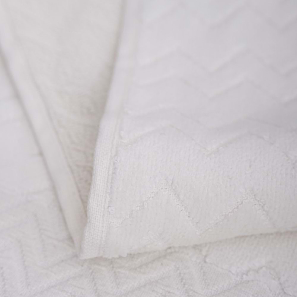 Ansaaj Kadife Jakarlı 4 Parça Bornoz Takımı KREM L-XL Beden